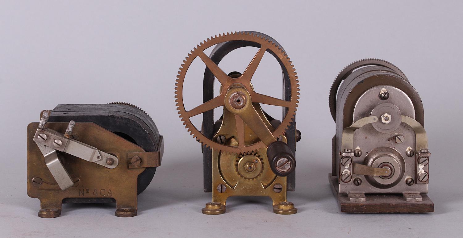 Lot de 3 générateurs magnéto-électrique.
